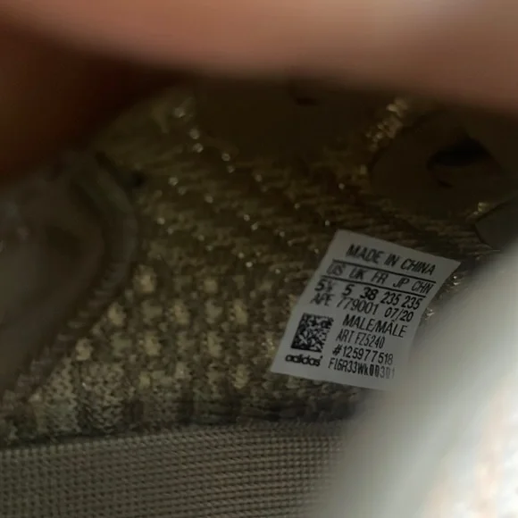 Sand taupe yezzy boast 350